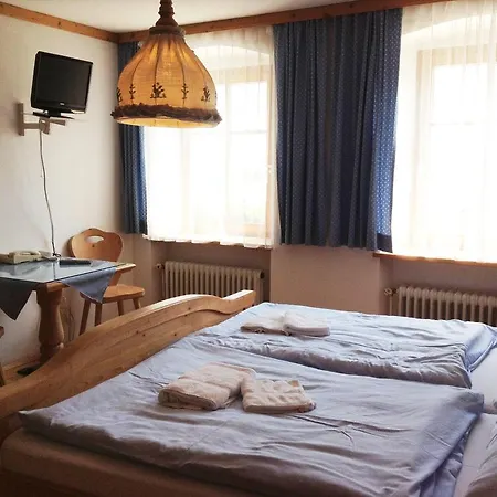 Fruehstueckspension Zur Post Reisinger Kg St Oswald