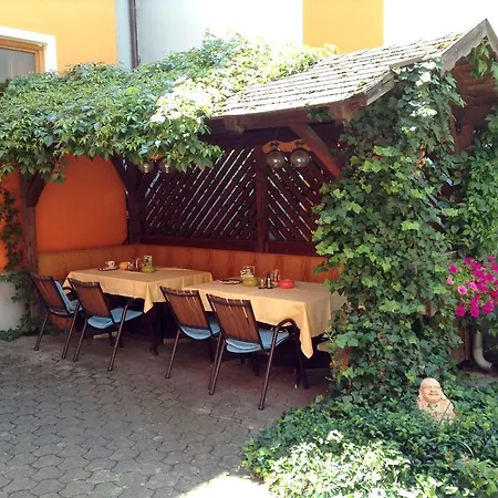 Fruehstueckspension Zur Post Reisinger Kg St Oswald Estalagem