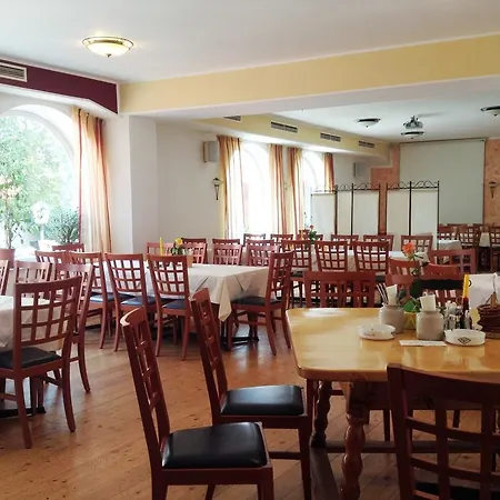 Fruehstueckspension Zur Post Reisinger Kg St Oswald Sankt Oswald bei Freistadt